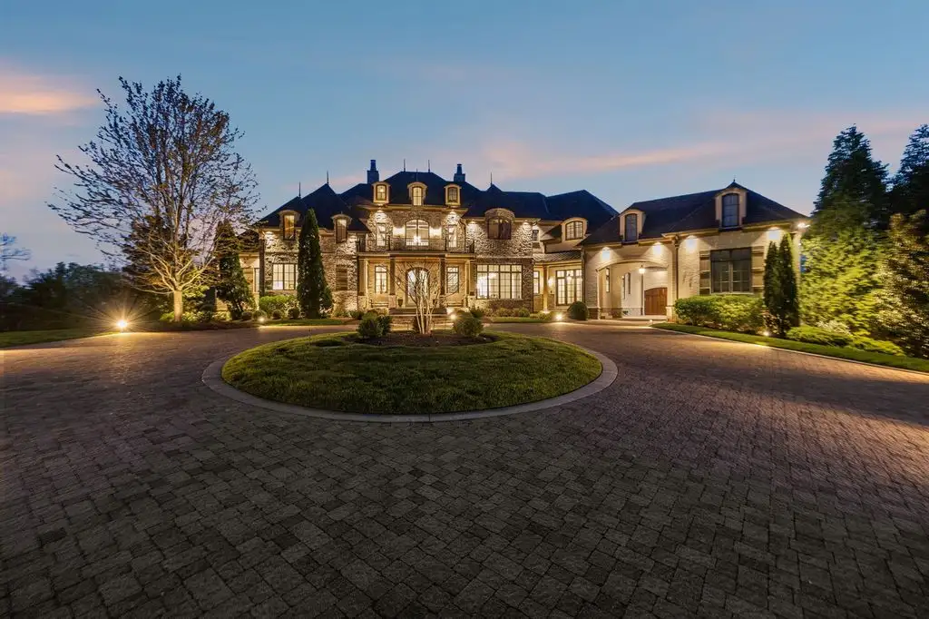 513 King Richards Ct Exquisitely Crafted 15 Million Tennessee Estate for Elite Buyers 12