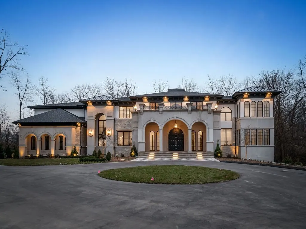559 Barrington Park Showcases Stunning Moroccan Elegance in Bloomfield Hills Listed at 7.5 Million 2