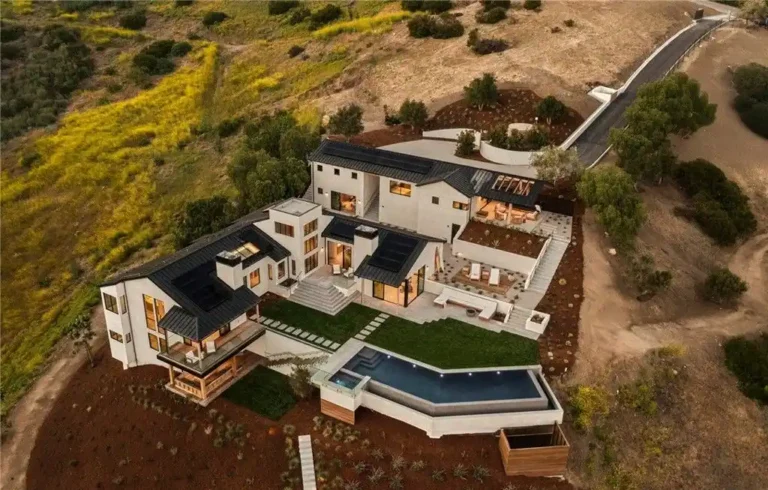 Experience the Perfect Harmony of Design and Nature in an Exclusive $23 Million Residence in California