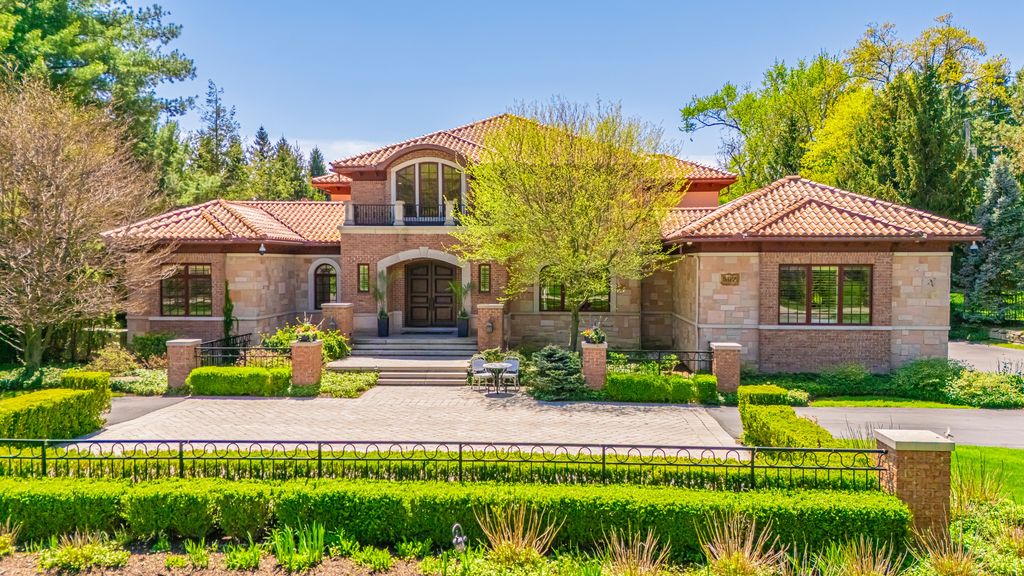 597 Yarboro Dr Bloomfield Hills A Stunning Blend of Luxury Comfort and Classic Design at 4299000 2