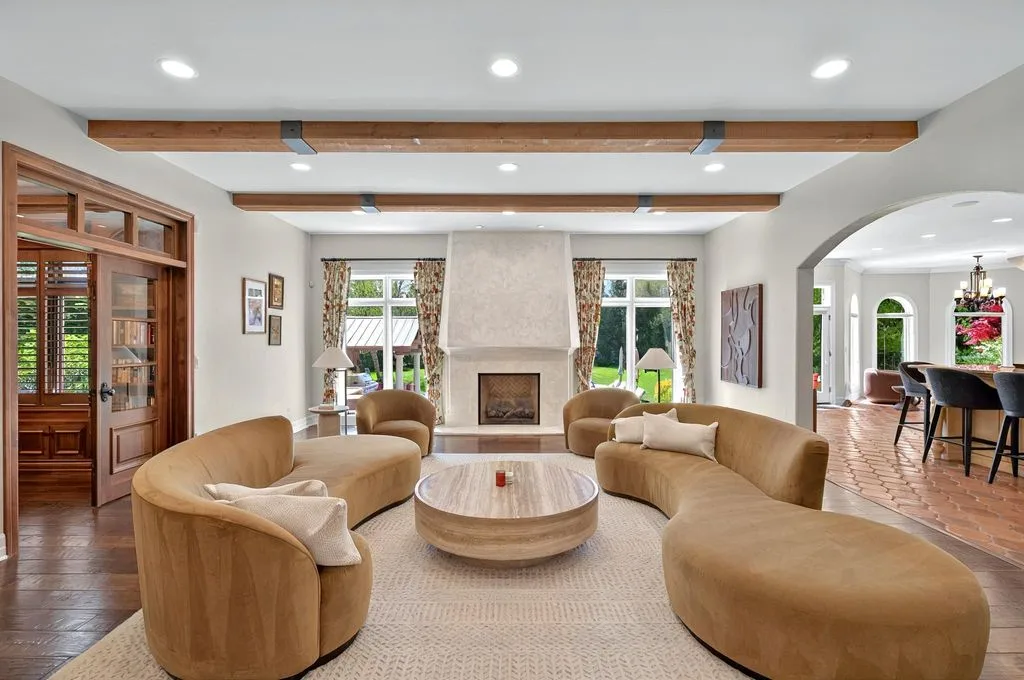 597 Yarboro Dr Bloomfield Hills A Stunning Blend of Luxury Comfort and Classic Design at 4299000 4