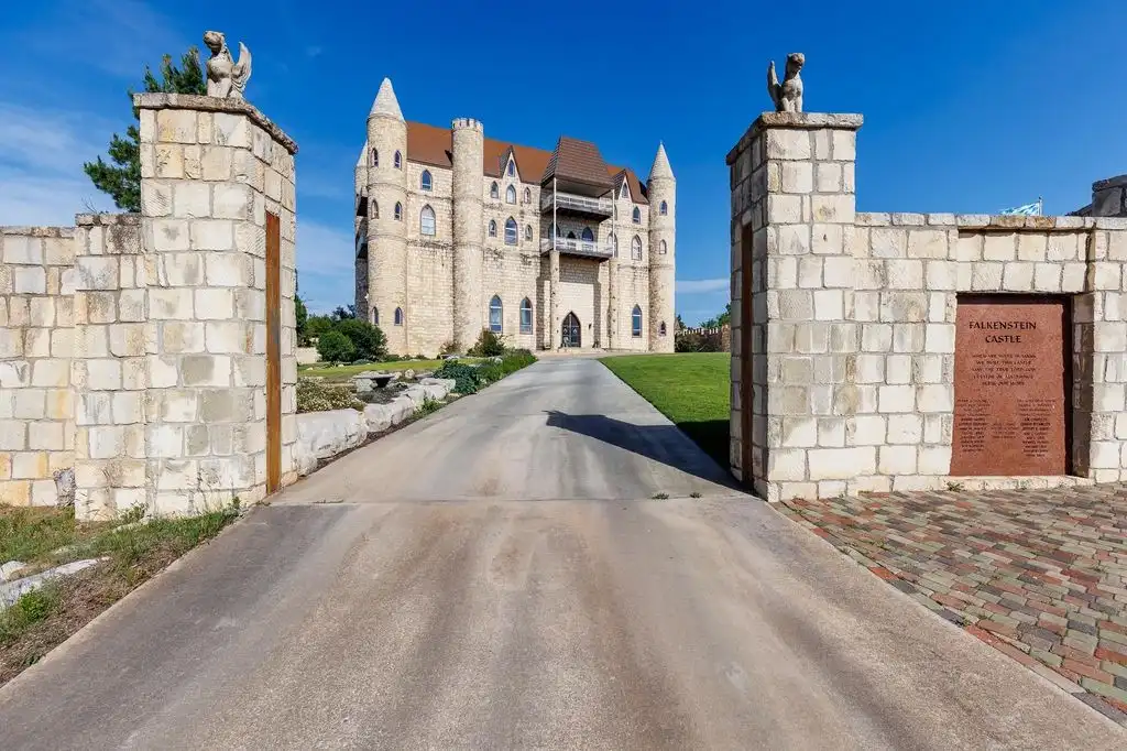 7400 S PARK ROAD 4 Exclusive Falkenstein Castle a Romantic Bavarian Estate on the Market for 15 Million 3