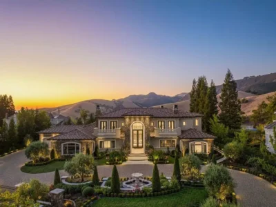 940 Eagle Ridge Dr Exquisite 12.3M Tuscan Villa Embracing Californias Iconic Indoor Outdoor Lifestyle 1