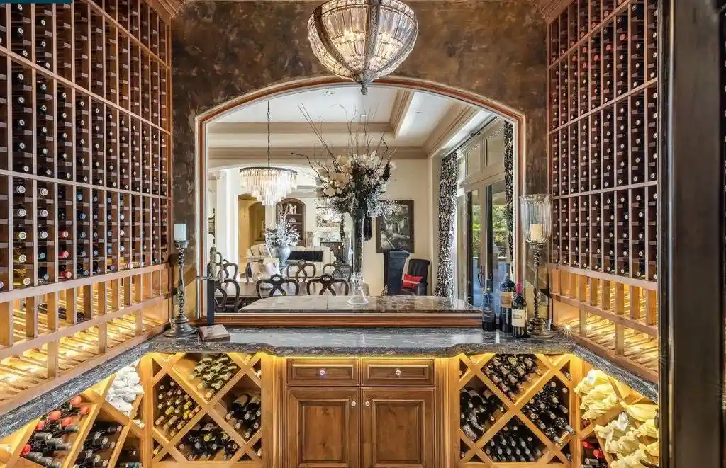 940 Eagle Ridge Dr Exquisite 12.3M Tuscan Villa Embracing Californias Iconic Indoor Outdoor Lifestyle 11