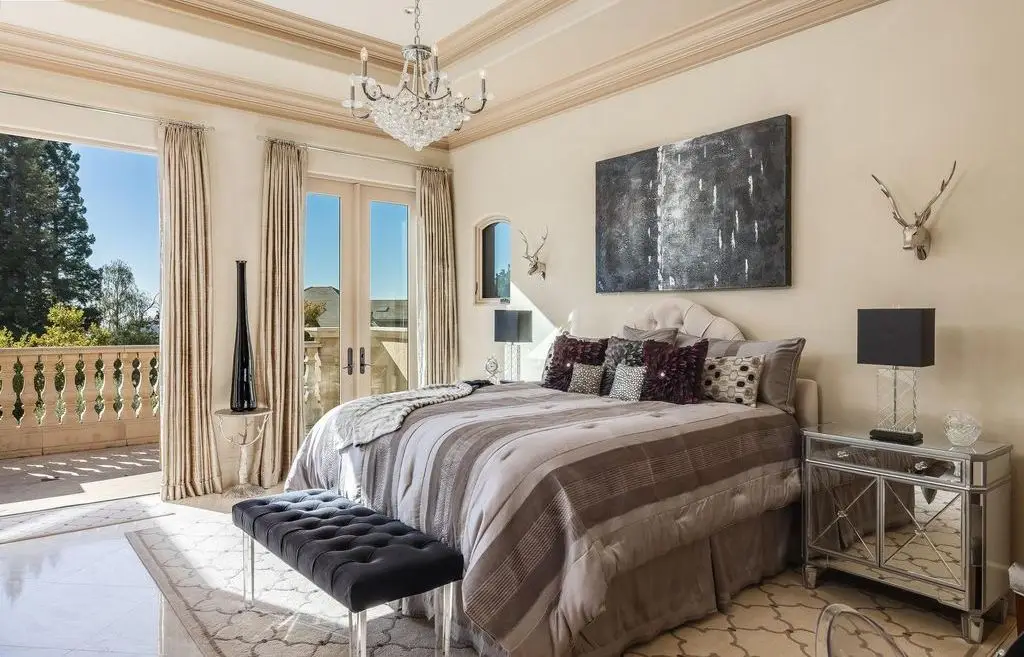 940 Eagle Ridge Dr Exquisite 12.3M Tuscan Villa Embracing Californias Iconic Indoor Outdoor Lifestyle 15
