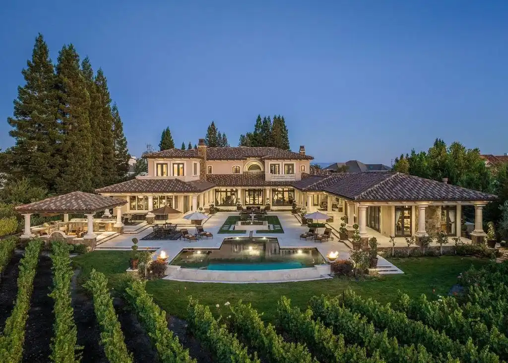 940 Eagle Ridge Dr Exquisite 12.3M Tuscan Villa Embracing Californias Iconic Indoor Outdoor Lifestyle 3