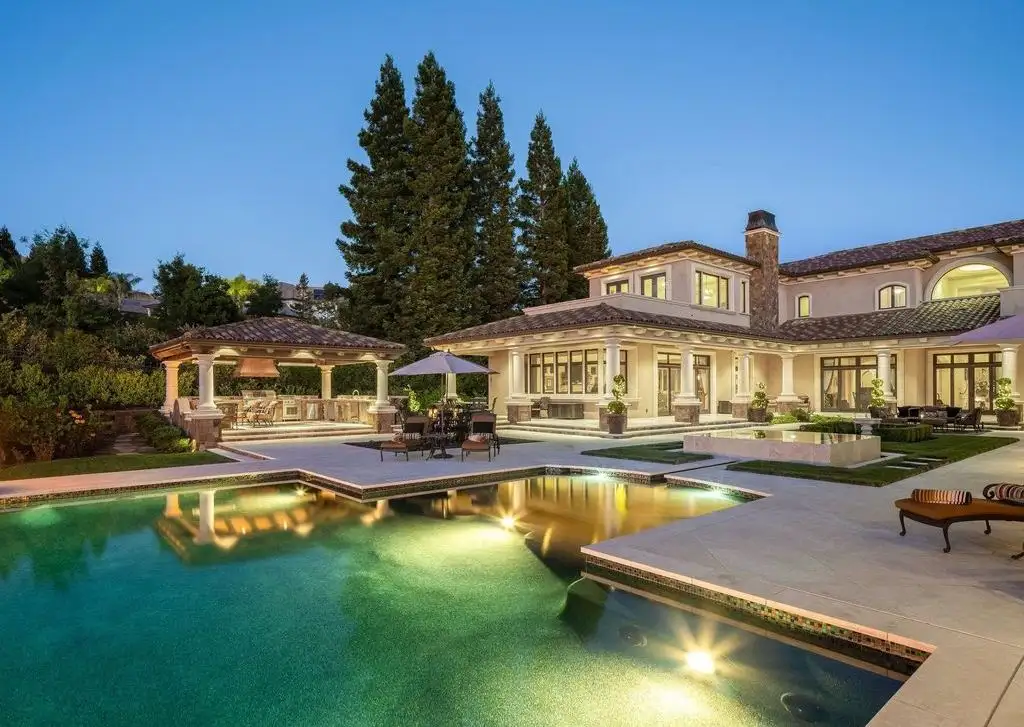 940 Eagle Ridge Dr Exquisite 12.3M Tuscan Villa Embracing Californias Iconic Indoor Outdoor Lifestyle 4