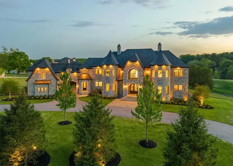 Architectural Masterpiece by GBL Custom Homes and Battaglia Builders Offered at $6,299,000