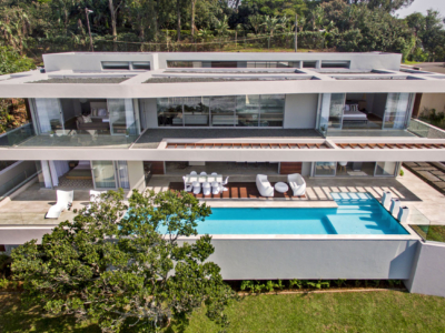 Boje House by Metropole Architects A Sculptural Dialogue Between Ocean Light and Structure 6