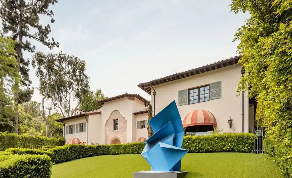 Breathtaking 15.99M Armani Casa Masterpiece Unveiled at 4009 Valley Meadow Rd 2