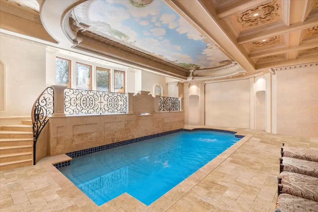 Breathtaking Luxury at 186 Kings Point Road 12.9M Estate with Expansive Water Views and Outdoor Elegance 12