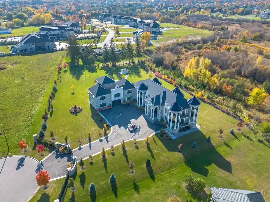 Breathtaking Modern Victorian Estate at 4 Saint Lukes Ct Lists for C10888000 in Canada 16