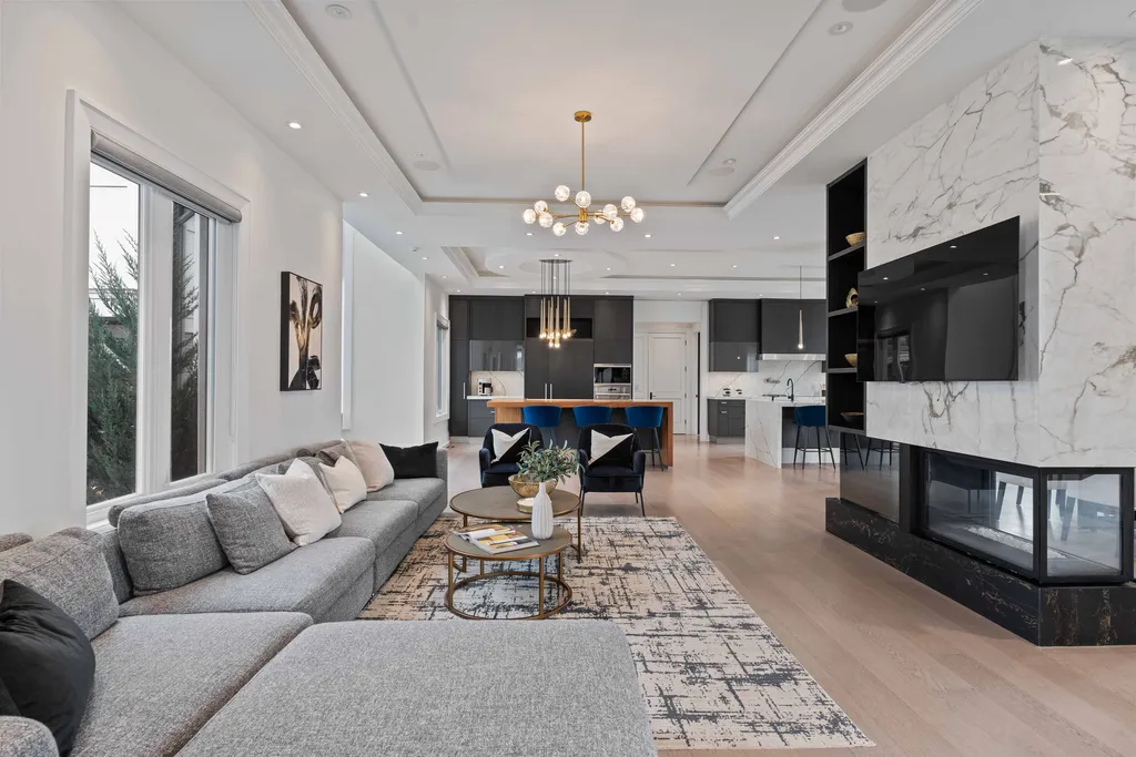 Breathtaking Modern Victorian Estate at 4 Saint Lukes Ct Lists for C10888000 in Canada 7