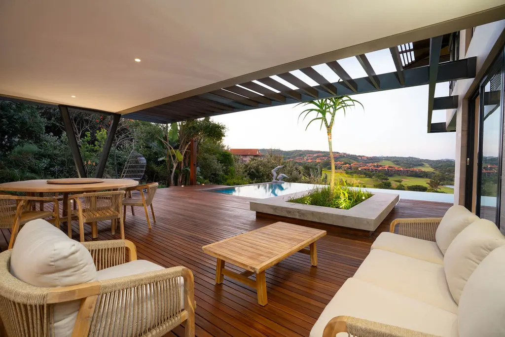 Brittlewood House by Metropole Architects, Coastal Minimalism with a Tropical Soul