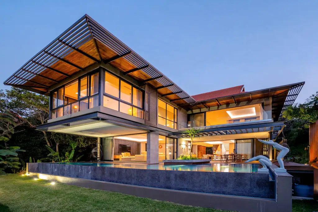 Brittlewood House by Metropole Architects, Coastal Minimalism with a Tropical Soul