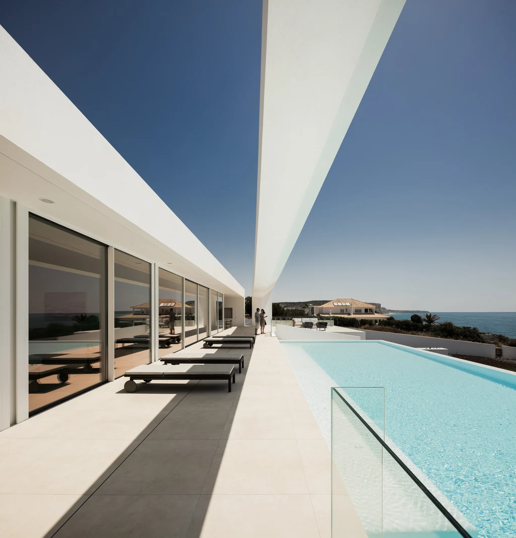 Carrara House in Algarve, Portugal by Mário Martins Atelier, A Monolithic Ode to Light and Landscape