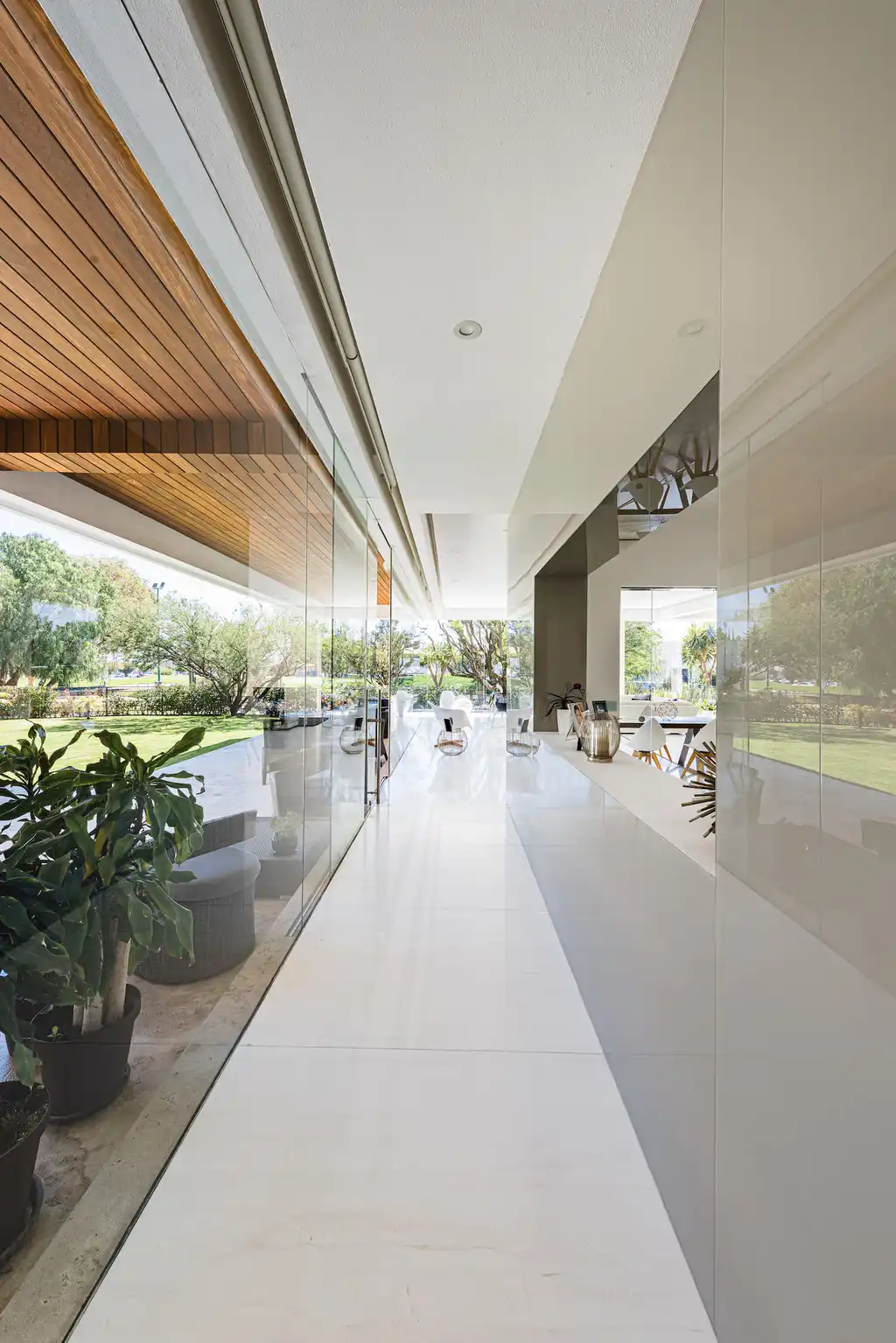 Chabacano House by HCE Office of Architecture Celebrates Transparency and Lightness in Querétaro, Mexico