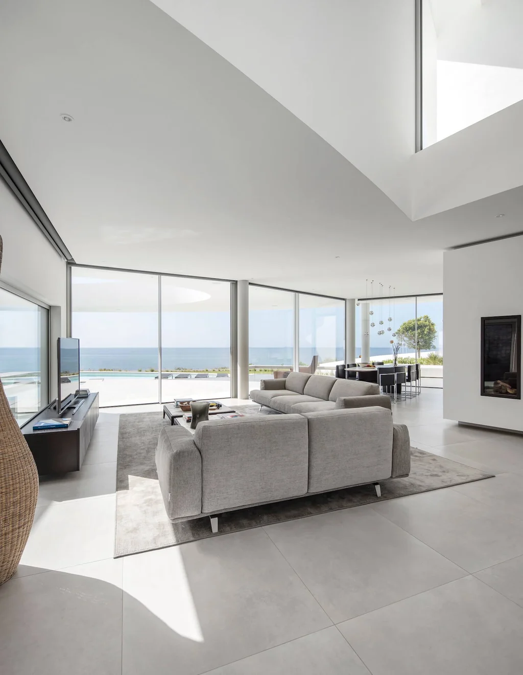 Elliptical House in Lagos, Portugal by Mário Martins Atelier Merges Sculptural Form with Landscape Harmony
