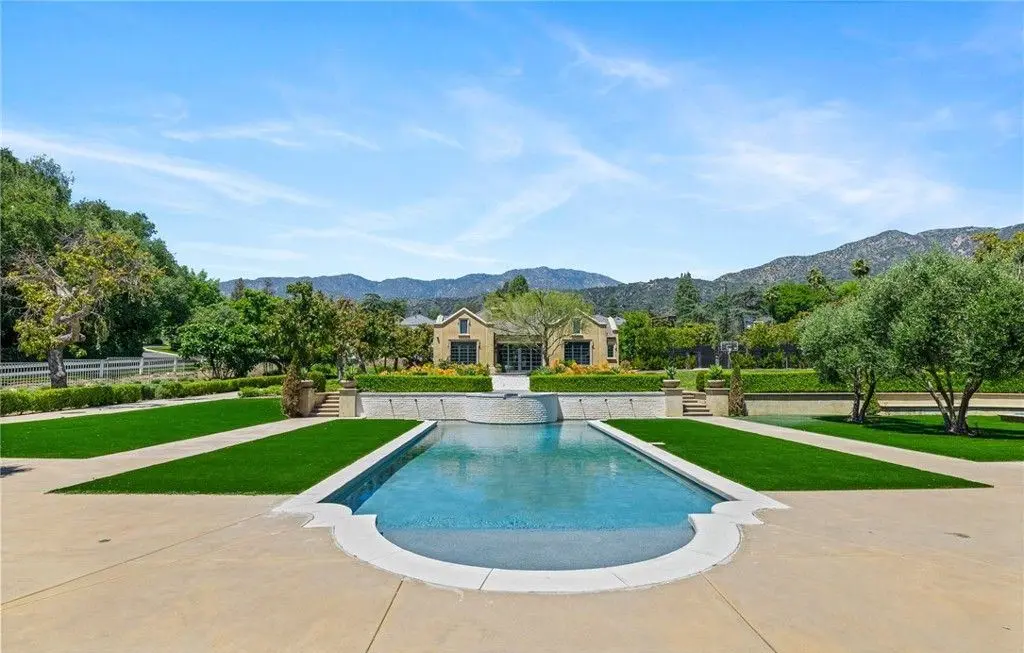 Exquisite 18 Dovetail Ln Estate 15.5M English Tudor Mansion Offering a Perfect Fusion of Classic and Modern Elegance 14