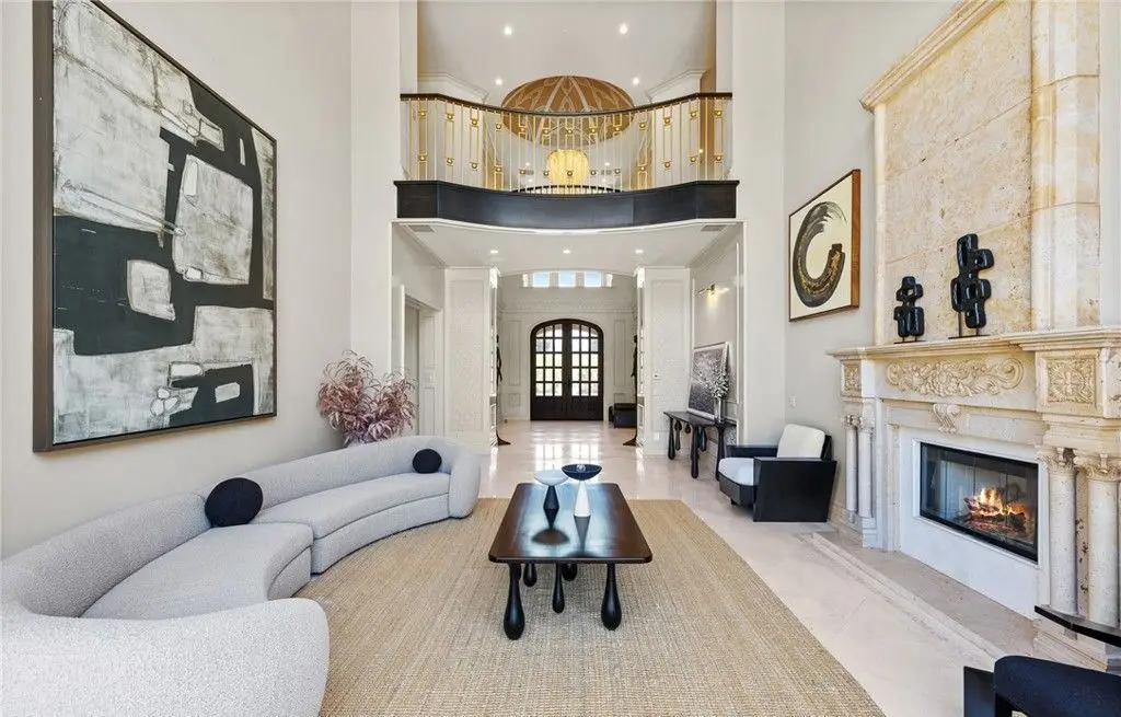 Exquisite 18 Dovetail Ln Estate 15.5M English Tudor Mansion Offering a Perfect Fusion of Classic and Modern Elegance 5