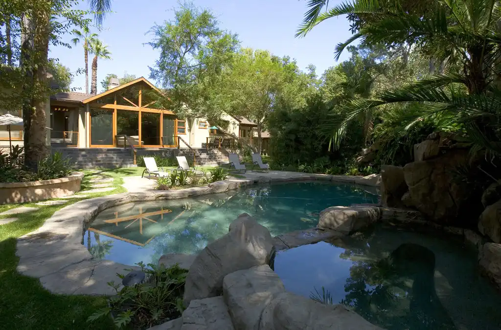 Farmdale Avenue Residence by Whipple Russell Architects, A Reimagined California Ranch with Tropical Resort Ambience 