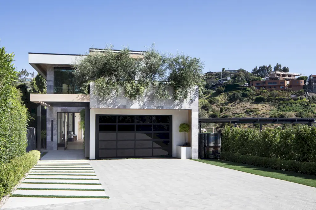 Getty View House by IR Architects A Sculptural Retreat Overlooking Los Angeles​ 2