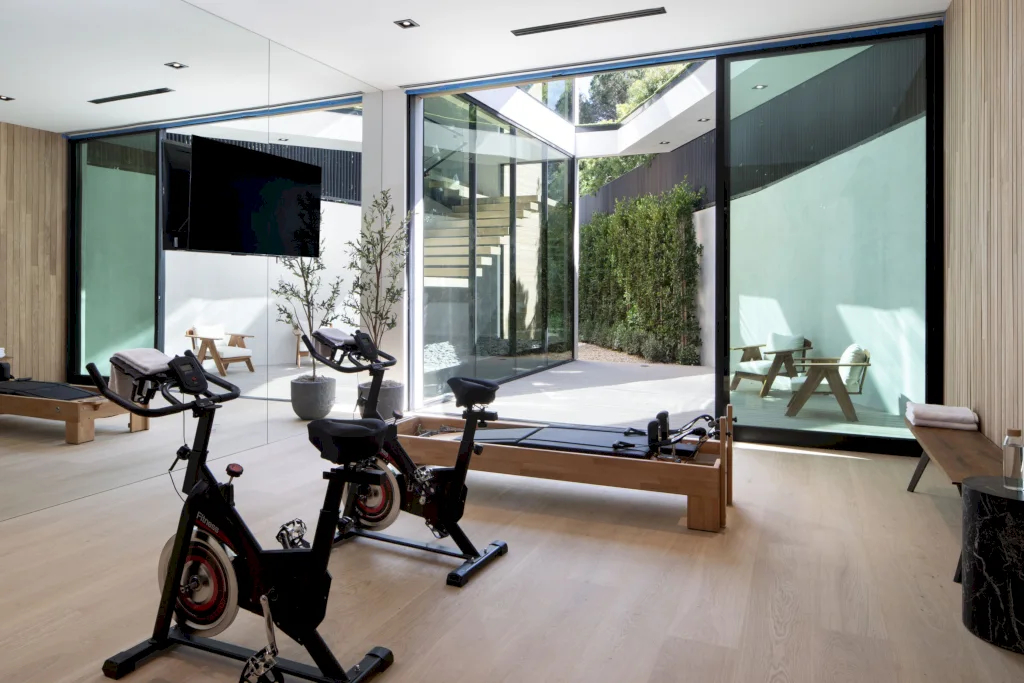Getty View House by IR Architects, A Sculptural Retreat Overlooking Los Angeles​