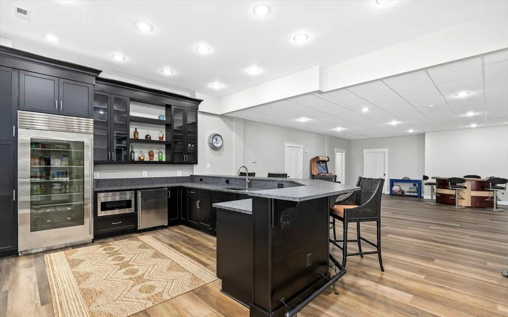 Luxurious Waterfront Masterpiece at 542 Twin Lakes Ln Sets the Standard for Lake Anna Living — Asking 4749000 15
