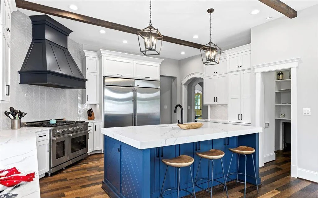 Luxurious Waterfront Masterpiece at 542 Twin Lakes Ln Sets the Standard for Lake Anna Living — Asking 4749000 8