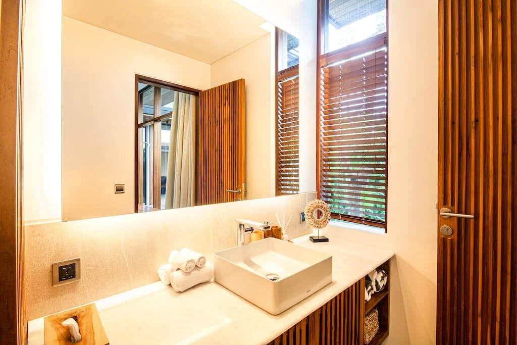 MOA Villa by Ilot Architects Seamlessly Merges Modern Design with Tropical Serenity in Bali