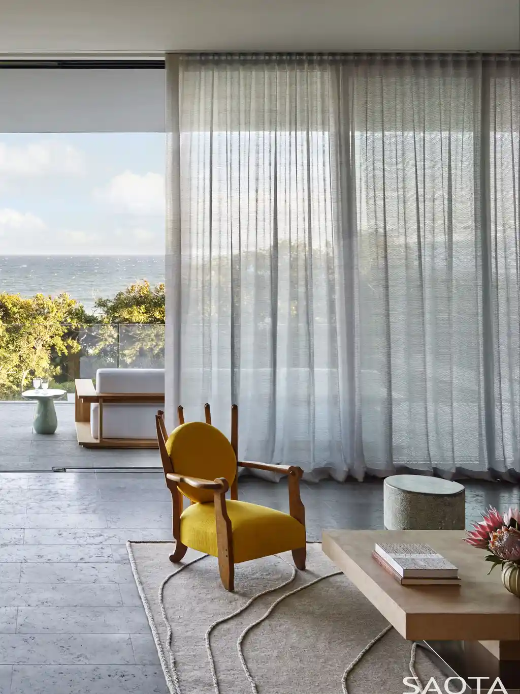 Montauk House by SAOTA, A Grounded Coastal Retreat in New York