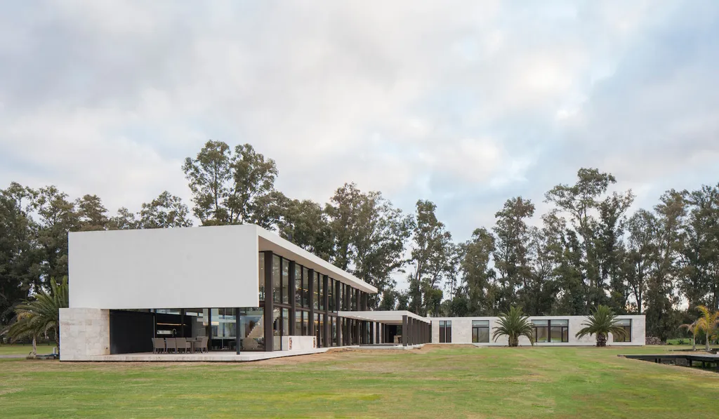 Polo House by OON Architecture, Transparency, Geometry, and Landscape in Harmony