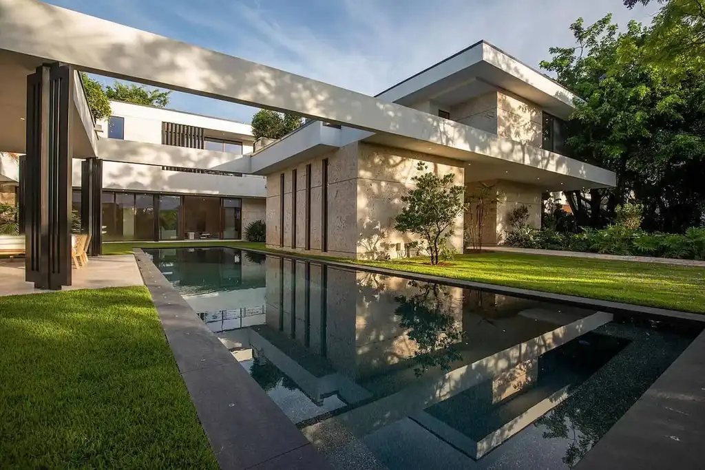 Reverse Garden House by Praxis Architecture Reimagines Privacy and Landscape in Miami 3