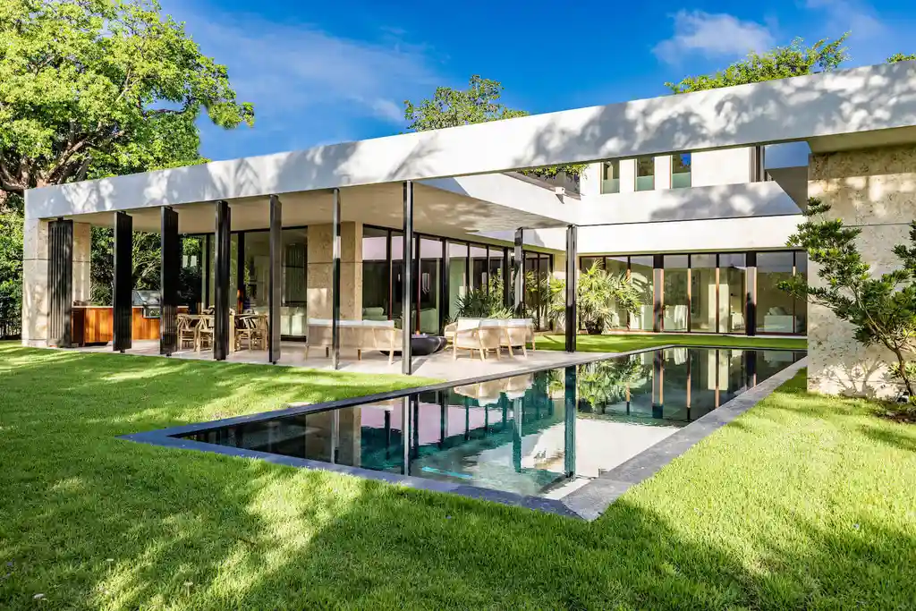 Reverse Garden House by Praxis Architecture Reimagines Privacy and Landscape in Miami 4