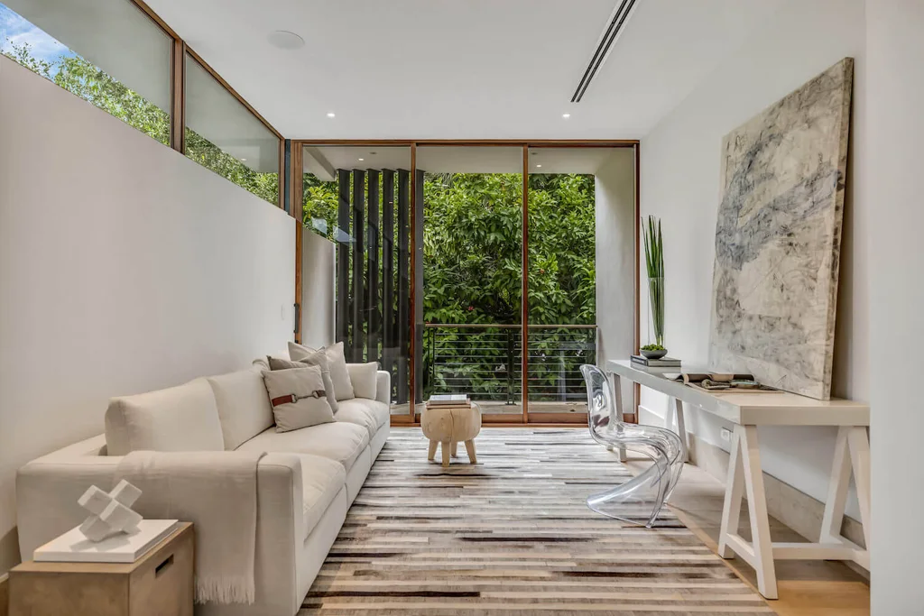 Reverse Garden House by Praxis Architecture Reimagines Privacy and Landscape in Miami 6