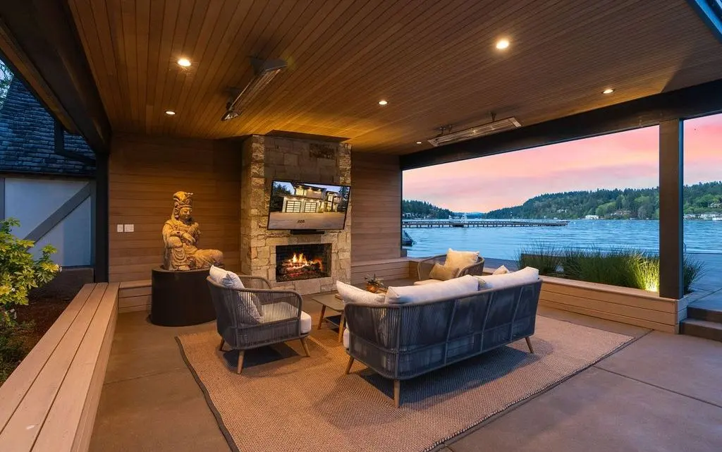 Stunning 4357 Southshore Blvd Estate 10M Contemporary Home Offering Panoramic Oswego Lake Views and Superior Entertaining 2