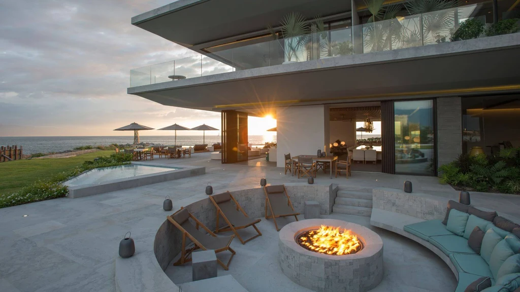Vallarta House by Ezequiel Farca Studio Blends Coastal Elegance and Tropical Architecture in Puerto Vallarta