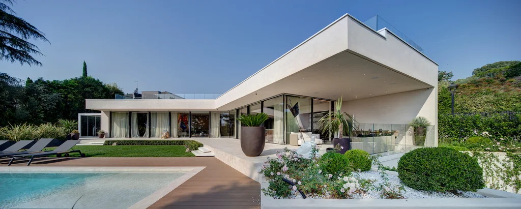 Villa Emerald by Gruppo Building & Boffa Petrone, A Sculptural Jewel on Lake Garda, Italy