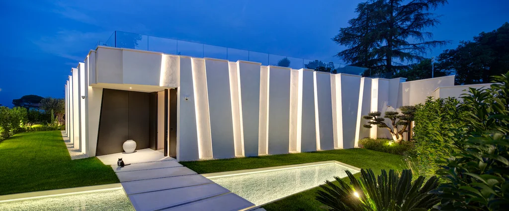 Villa Emerald by Gruppo Building & Boffa Petrone, A Sculptural Jewel on Lake Garda, Italy