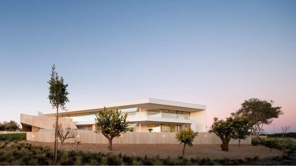Villa Pernoi by Mario Martins Atelier A Sculptural Haven on the Algarve Coast 10