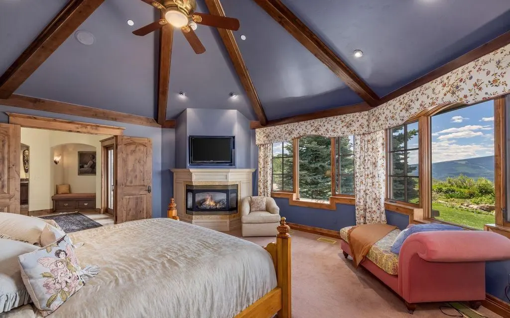 1006 Chiming Bells A Masterpiece in the Mountains Asking 9M with Unrivaled Privacy and Views 10