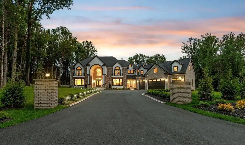 11721 Plantation Dr A Private and Prestigious Virginia Residence for 4.295 Million 1