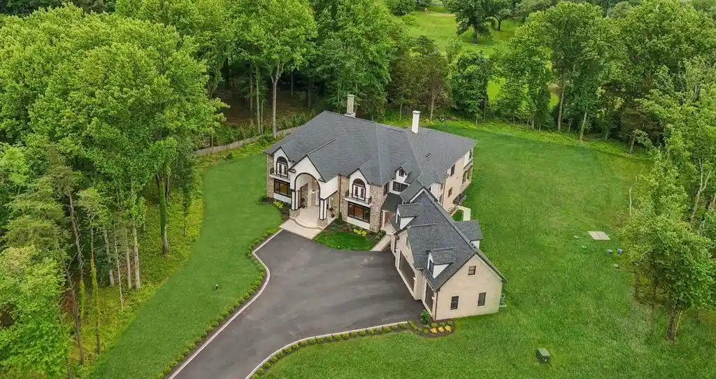 11721 Plantation Dr A Private and Prestigious Virginia Residence for 4.295 Million 2