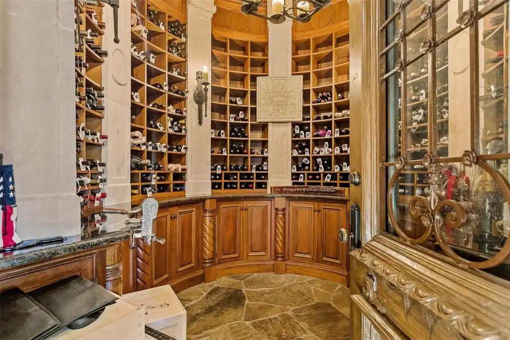 12821 Park Dr A Stunning 13.9M Lake Travis Retreat Known as Villa Del Lago 10