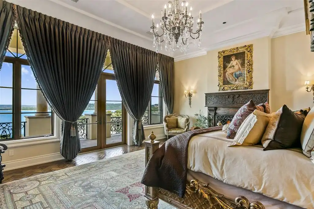12821 Park Dr A Stunning 13.9M Lake Travis Retreat Known as Villa Del Lago 11
