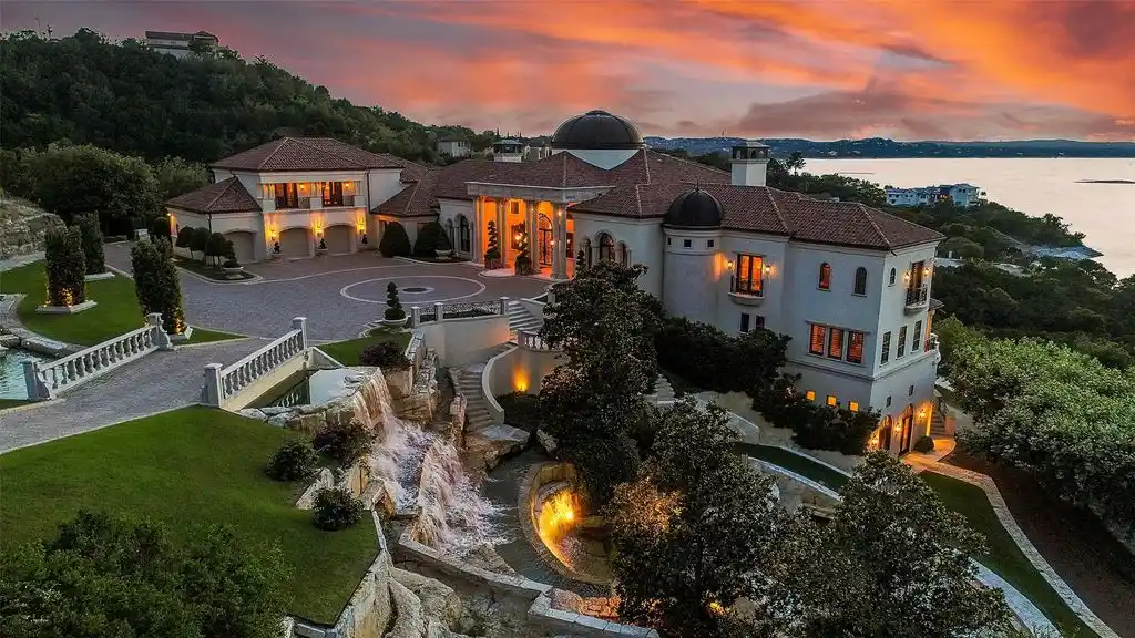 12821 Park Dr A Stunning 13.9M Lake Travis Retreat Known as Villa Del Lago 17