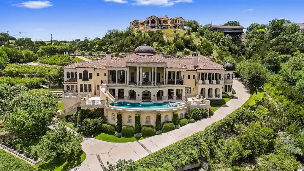 12821 Park Dr A Stunning 13.9M Lake Travis Retreat Known as Villa Del Lago 4