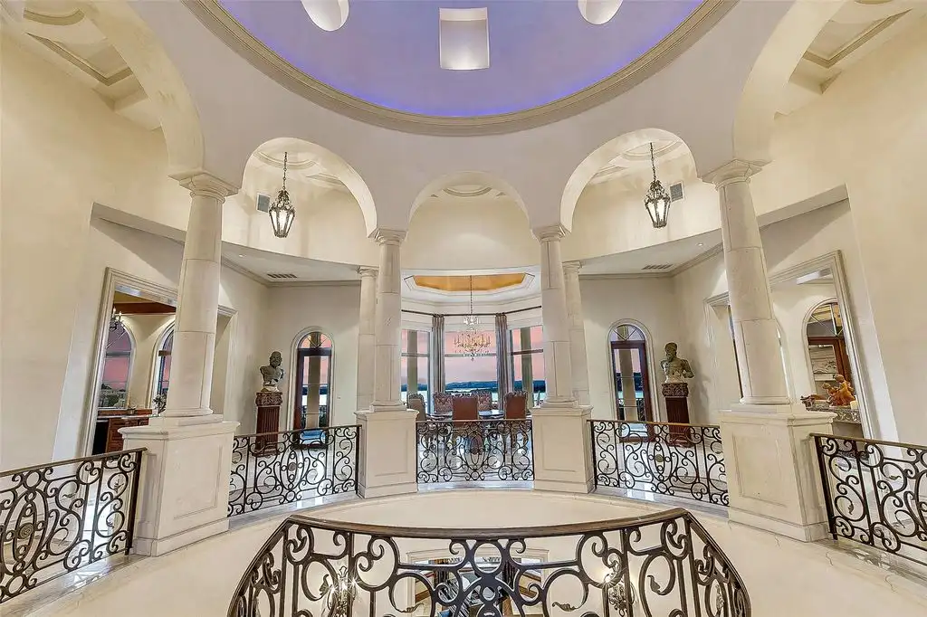 12821 Park Dr A Stunning 13.9M Lake Travis Retreat Known as Villa Del Lago 7