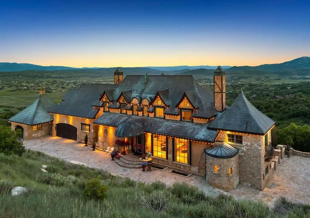 1526 W Red Hawk Trl An Extraordinary 6.5M Utah Retreat Blending European Craft and Western Grandeur 16