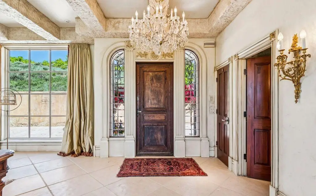 1526 W Red Hawk Trl An Extraordinary 6.5M Utah Retreat Blending European Craft and Western Grandeur 4